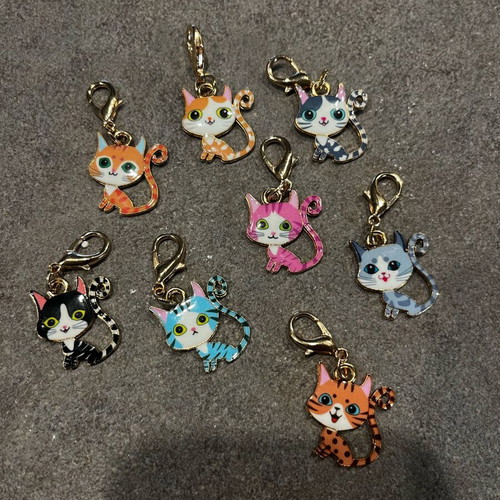 Keychains new, pack of 8 multicolored