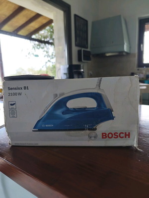 Bosch steam iron like new