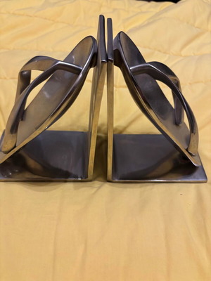 Metal Flip-Flop Bookends used