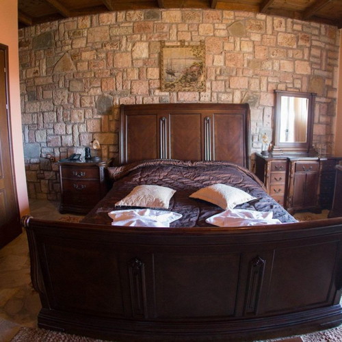 Canadian bedroom set used with orthopedic queen size mattress