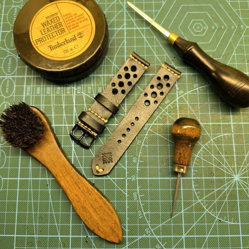 Handmade leather watch strap Racer style, custom colors