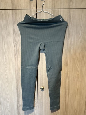 Admiral Seamless Ribbed Push-Up Women's Sports Leggings green khaki, like new