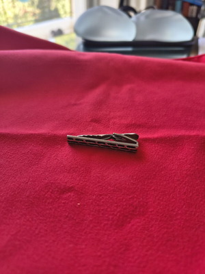 Tie clip like new