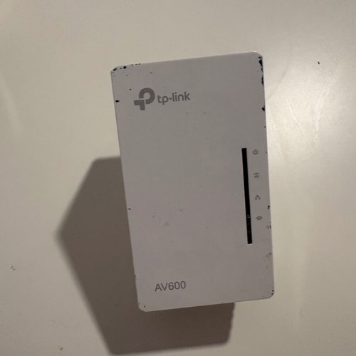 TP-Link TL-WPA4220 AV600 Powerline Wi-Fi Extender used