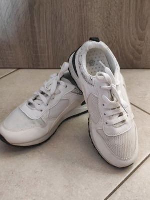 Αθλητικά sneakers άσπρα μεταχειρισμένα, νούμερο 37