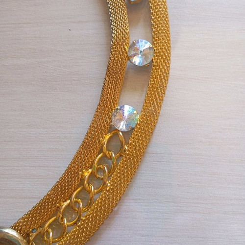 Adjustable metal belt like new with rhinestones gold color