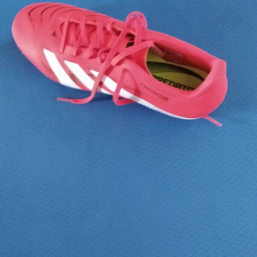 Adidas Predator football shoes like new, red