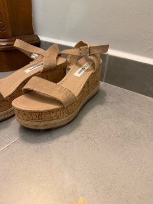 Εσπαντρίγιες Steve Madden μπεζ σαν καινούργιο νούμερο 37
