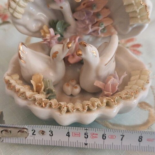 Porcelain decorative figurine like new
