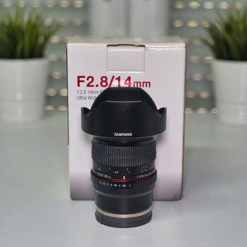 Samyang 14mm f/2.8 ED AS IF UMC lens for Sony E-Mount used