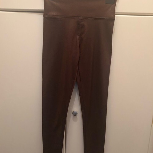 Leggings with shiny leather texture like new, brown