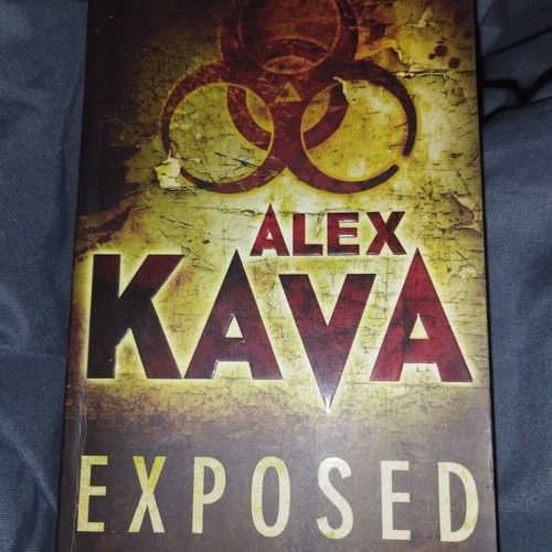 Exposed by Alex Kava thriller novel like new, English