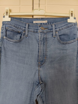 Levi's 724 High Rise Straight women's jeans like new, size 28/32, blue