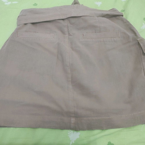 Attrattivo Medium cargo skirt dark beige in excellent condition