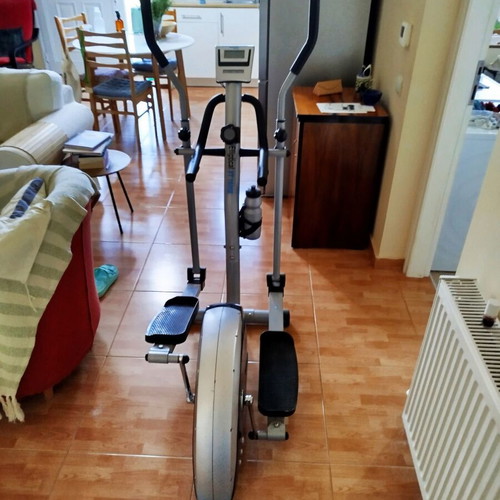 Elliptical trainer heavy-duty with large flywheel like new