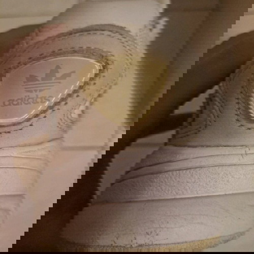 Falcon Adidas αθλητικά σαν καινούργια, μέγεθος 36, άσπρα