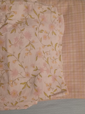 Double bed sheet set like new, 4 pieces
