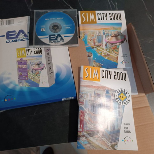 Sim City 2000 for PC used, original with box and contents