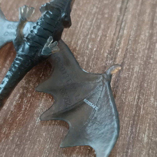How to Train Your Dragon figure like new, length 8cm