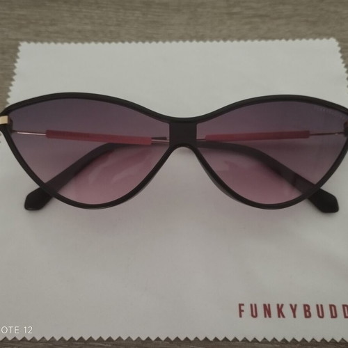 Funky Buddha cat-eye sunglasses, black and pink