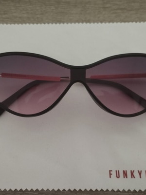 Funky Buddha cat-eye sunglasses, black and pink