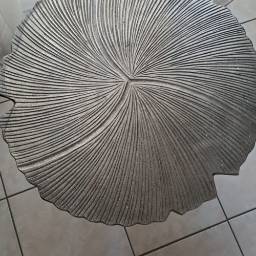 Round iron table, lightweight thin rods, 45 cm height, 56 cm width
