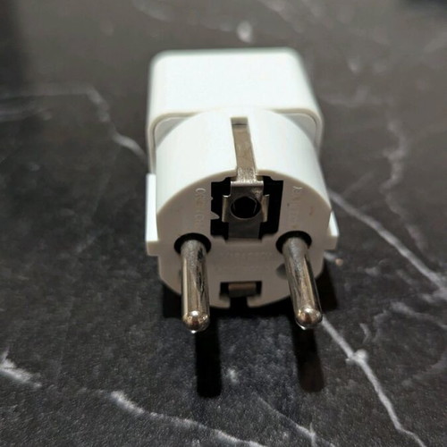 Travel Plug Adapter like new
