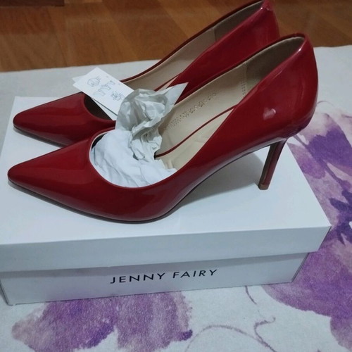 Jenny Fairy red patent leather pumps new, size 38