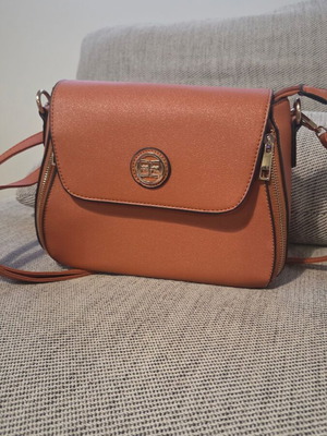Crossbody bag camel like new