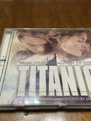 Titanic CD Soundtrack music from the motion picture like new