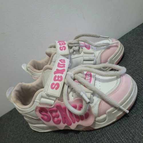 Athletic shoes like new, size 37, white