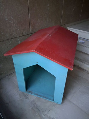 Wooden dog house like new, heavy construction, handmade