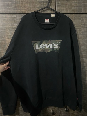 Levi’s sweatshirt like new, size XL, black