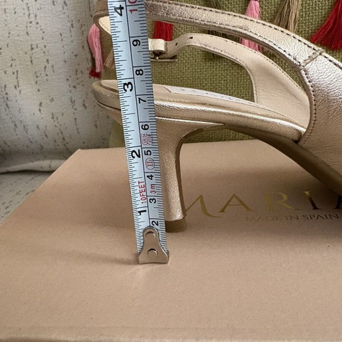 Marian gold leather slingback pumps new, size 36