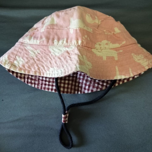 Children's hats like new, pack of 12, sizes 52-55 cm