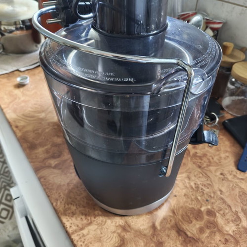 Nutribullet juicer like new