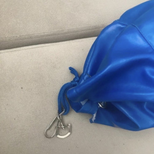 Boxing equipment set like new with gloves and punching bag