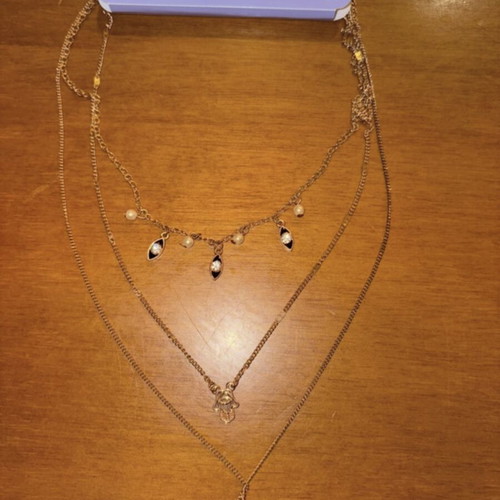 Triple necklace unified in gold tone new