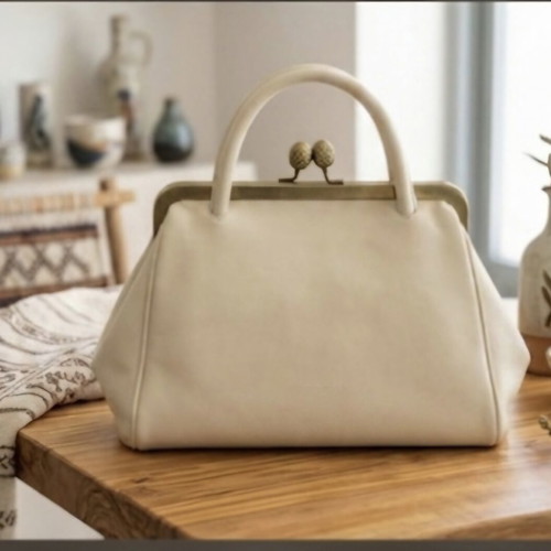 Thiros women's leather handbag vintage style off-white cream, like new