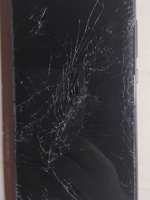 Xiaomi Mi 8 Lite M1808D2TG μεταχειρισμένο με σπασμένη οθόνη για ανταλλακτικά ή επισκευή