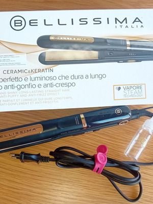 Hair Straightener with Steam like new