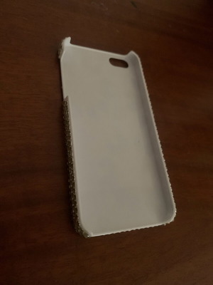 iPhone 5/5s/se 2016 case used, missing one rhinestone