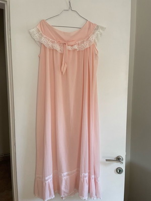 Vintage long nightgown like new, pink, L/XL