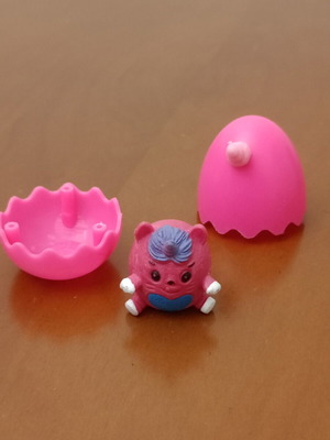 Rainbocorns Itzy Glitzy Surprise Mini Figure with Pink Egg like new