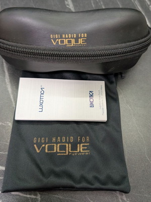 Vogue sunglasses case new black with card and pouch Gigi Hadid