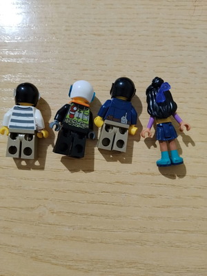 Lego 4-figure set
