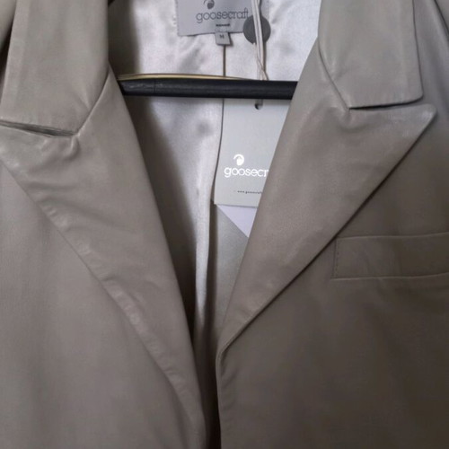 Leather jacket new size M beige unisex
