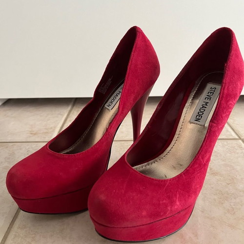 Steve Madden pumps like new, red, heel 13cm, size 36