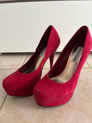 Steve Madden pumps like new, red, heel 13cm, size 36