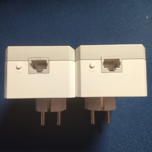 TP-Link AV600 Passthrough Powerline Starter Kit TL-PA4010P like new